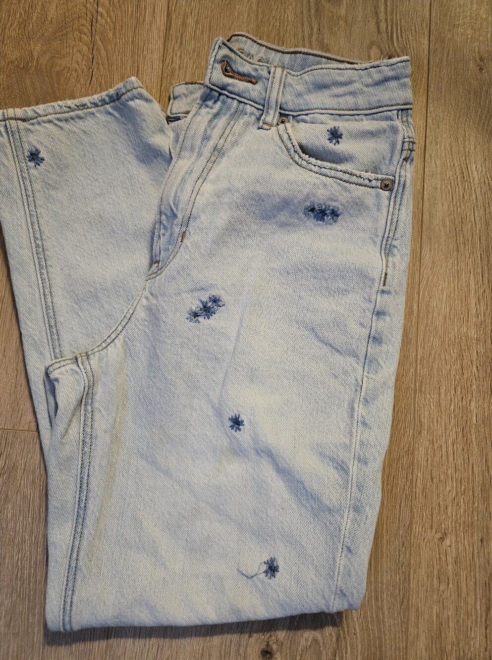 American Eagle Mom Jeans